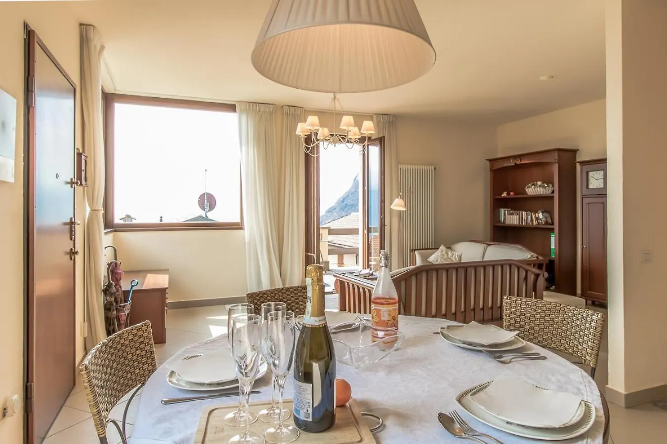 Il Borgo Apartment Μενάτζιο
